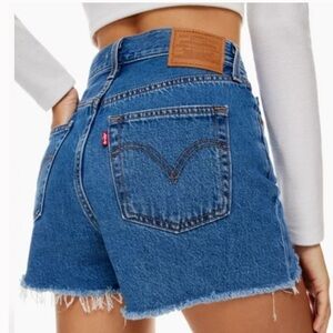 Levis Ribcage High Waisted Sz 26 Jean Shorts Premium Raw Hem Button Fly